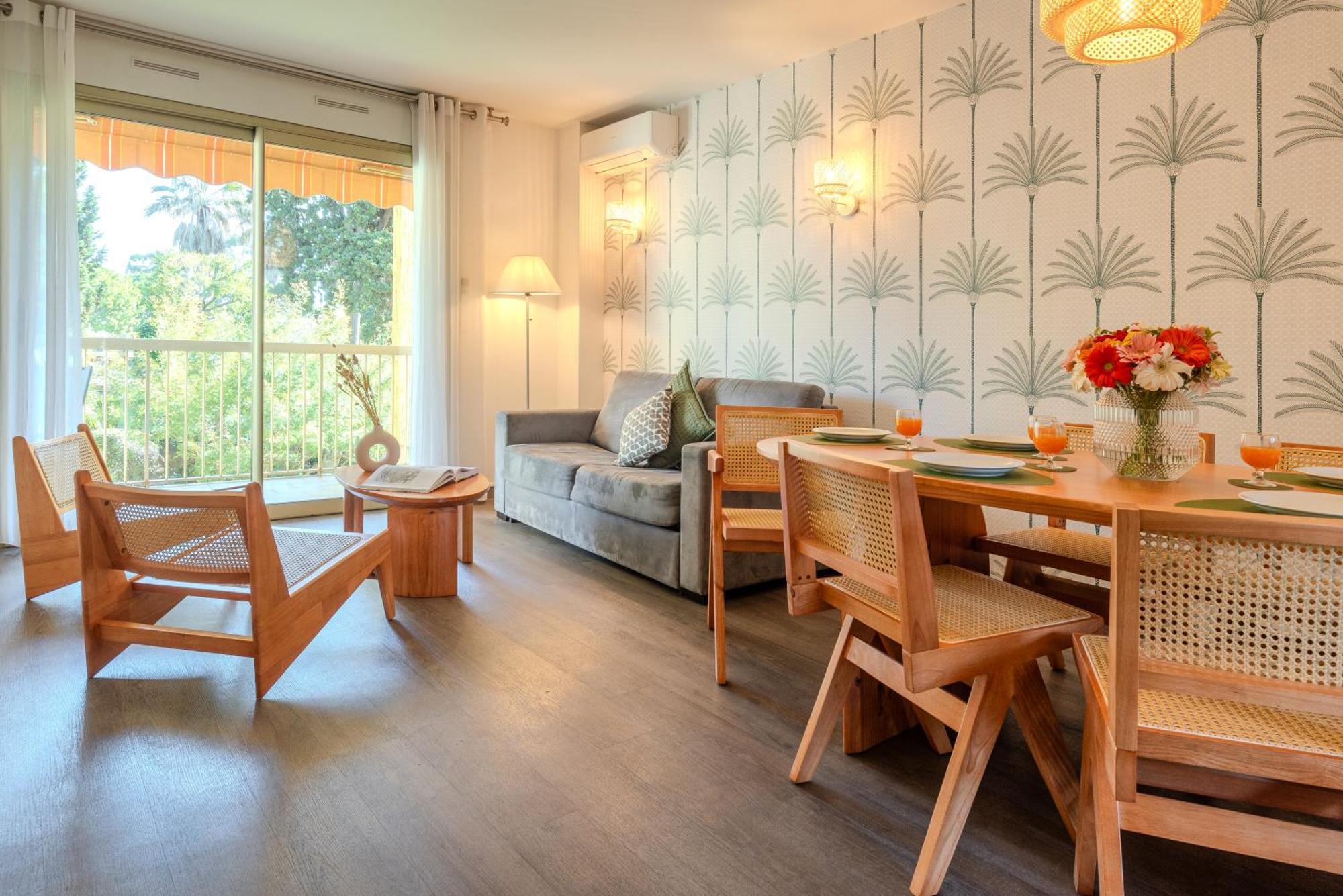 Les 15 Pins & La Mer -Your Green Getaway Near Sea & Beach Антиб Екстериор снимка