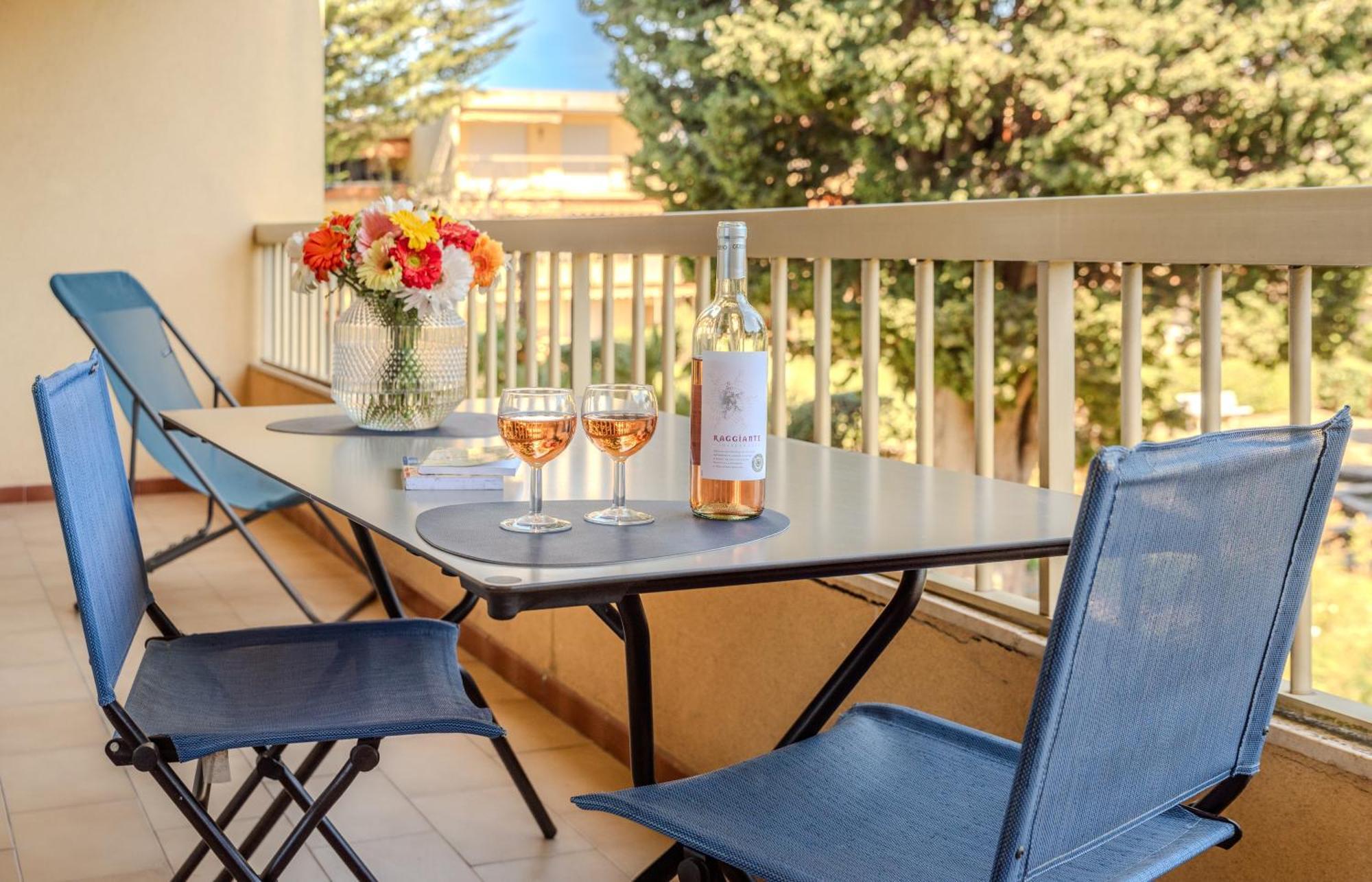 Les 15 Pins & La Mer -Your Green Getaway Near Sea & Beach Антиб Екстериор снимка